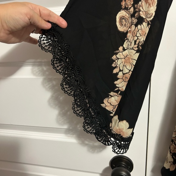 Astr Black Shift V-Neck Pull Over Dress with Floral Design - Picture 2 of 7